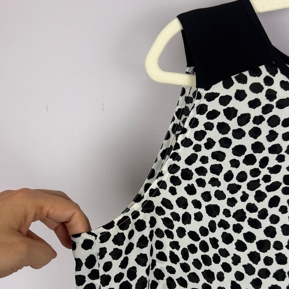 Ann Taylor LOFT Casual Chic Black & White Patterned Sleeveless Large Blouse - Picture 4 of 10